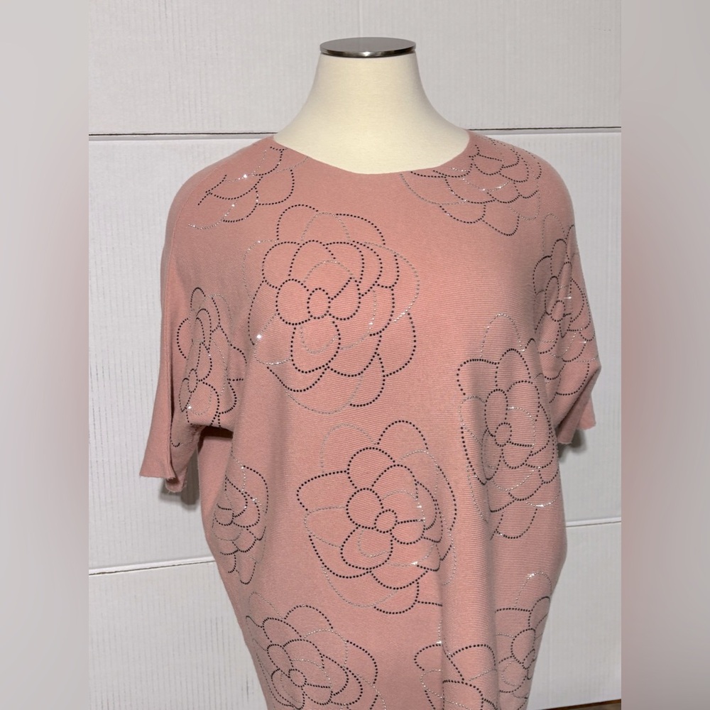 Luna size 2X light weight pink sweater w/bling flowers 32” L oversize fit